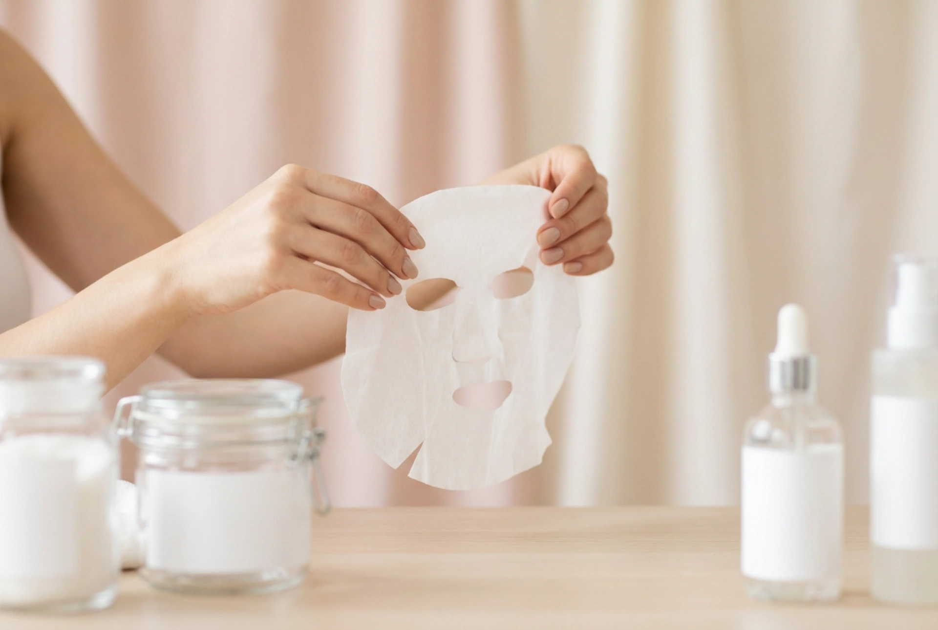 Plátenné masky na tvár: výber, aplikácia a doba pôsobenia