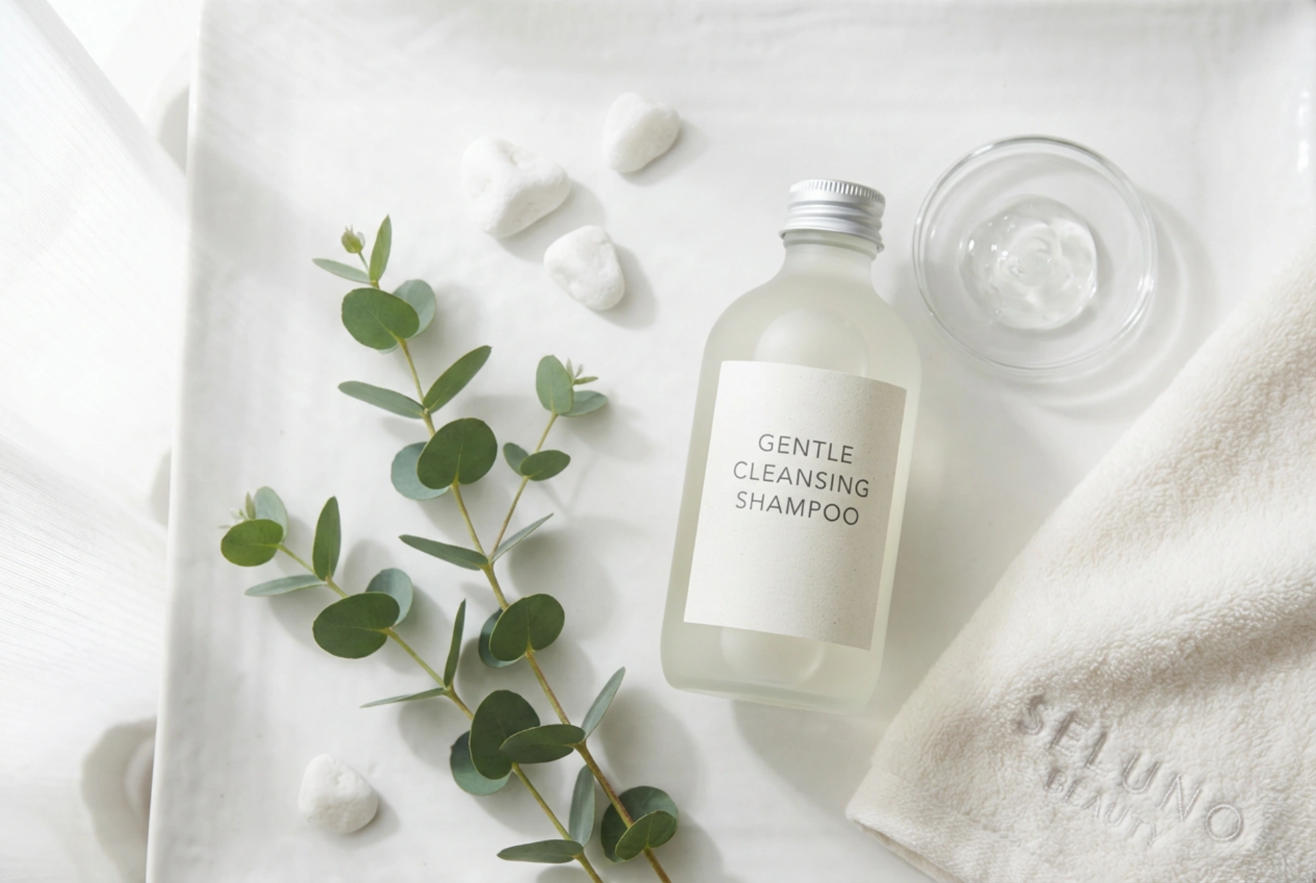 Šampón bez alkoholu: kedy sa oplatí a ako čítať zloženie INCI