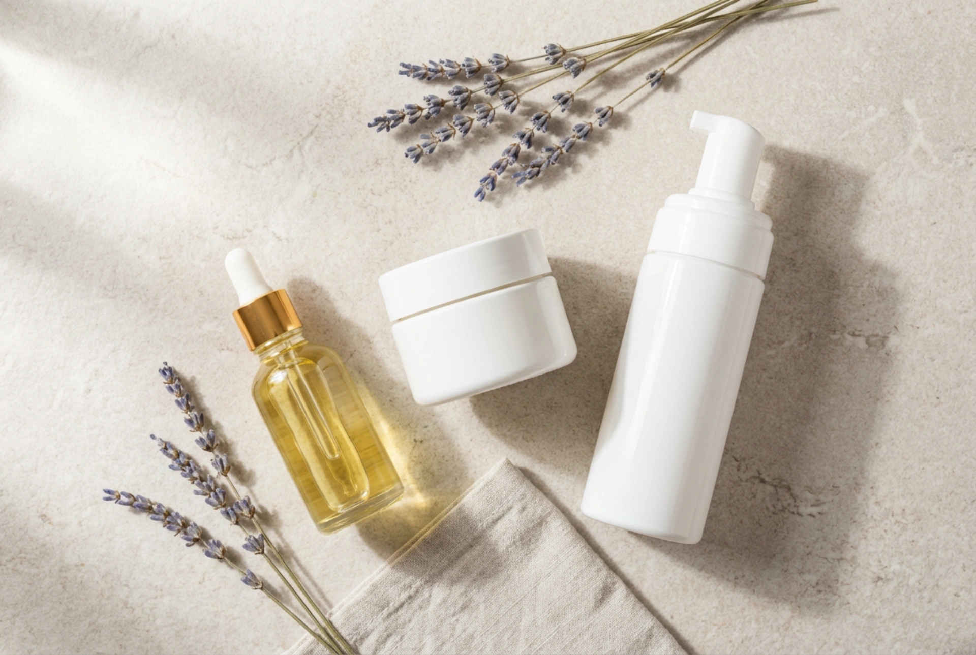 Umývanie vlasov metódou OMO: výber produktov a správne poradie krokov